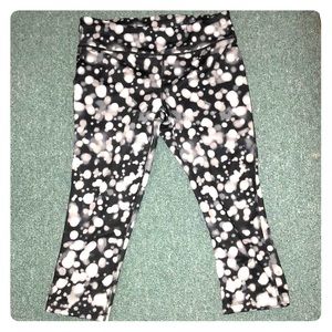 Fitted workout pants pants by XERSION for women.